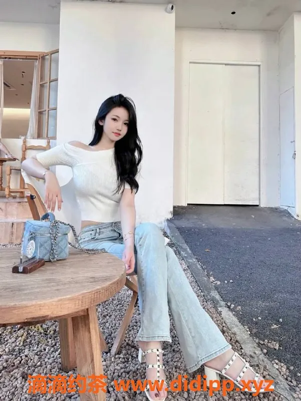 广州楼凤-白云区嫩妹珍珍，165cm/46kg/18岁，超值服务等你来尝试