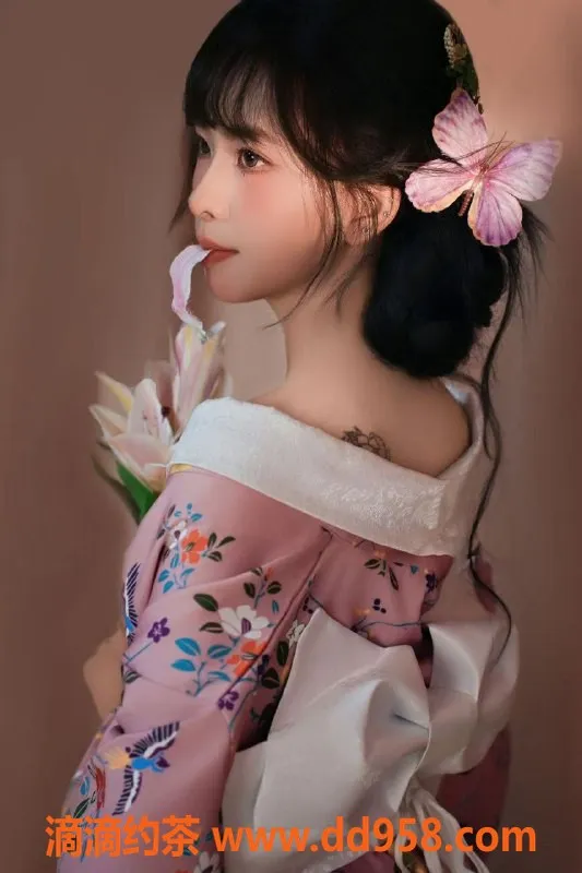 深圳楼凤-宝安苏苏，价格1388元，提供多样服务