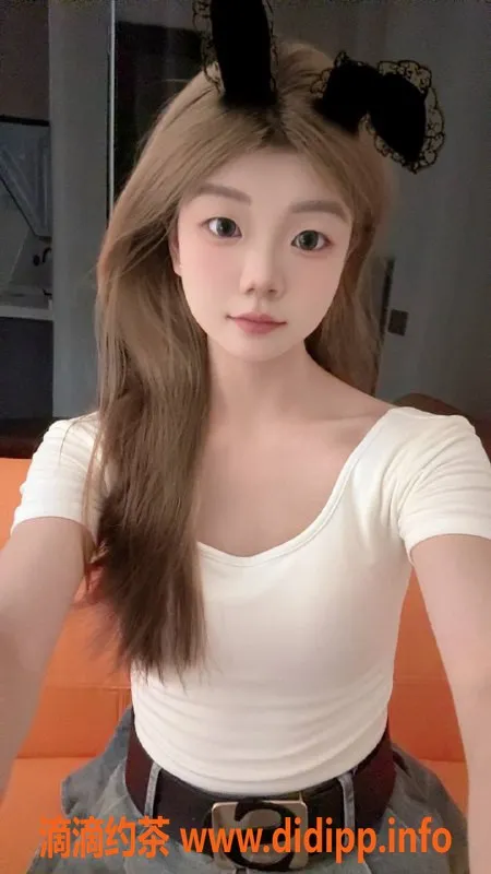 深圳楼凤资源信息,宝安小妮子，800元茶费，私密服务等你体验！