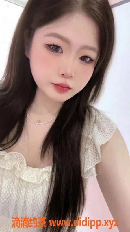 成都楼凤资源信息,武侯区嫩妹雪梨，165cm C罩杯，18岁，500元超值服务