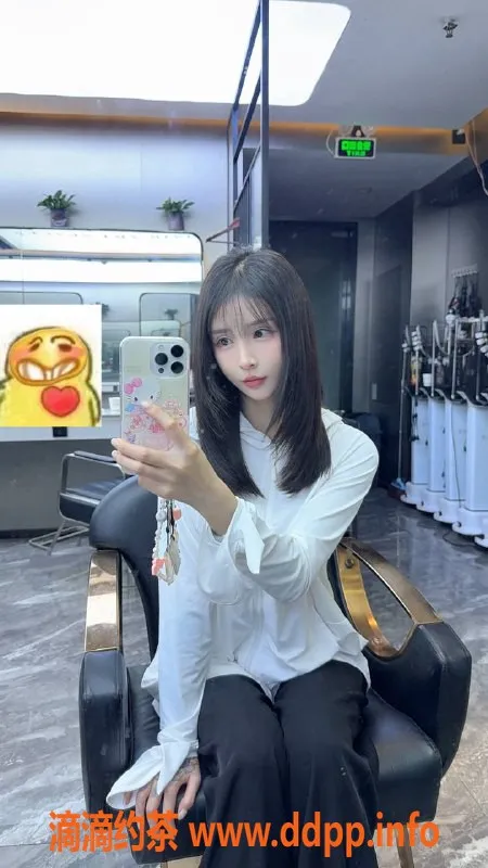 深圳楼凤-福田雨珂，22岁，162cm，82斤，服务热情