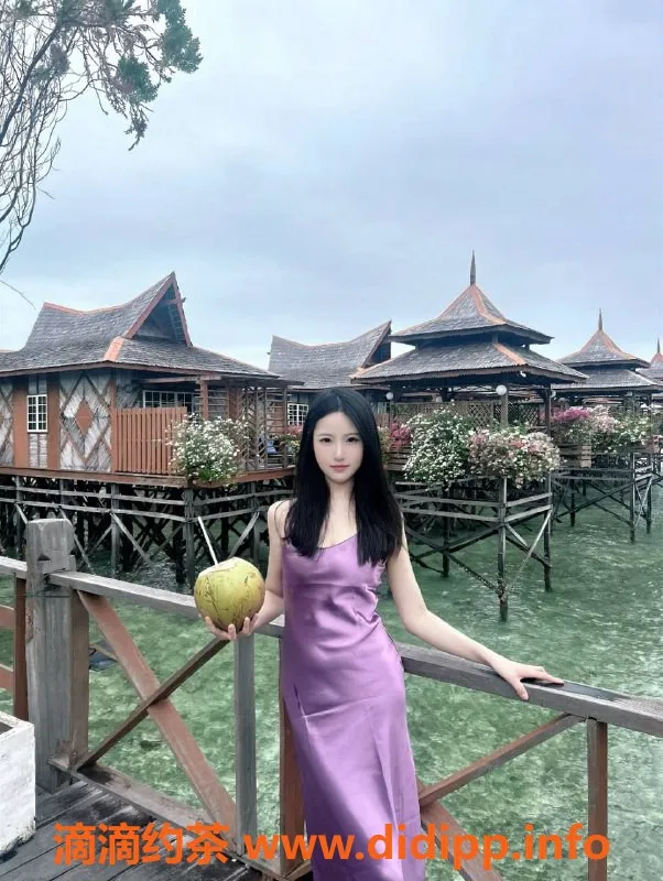 广州楼凤-天河冰冰，视频验证学妹，1200元等你来体验！