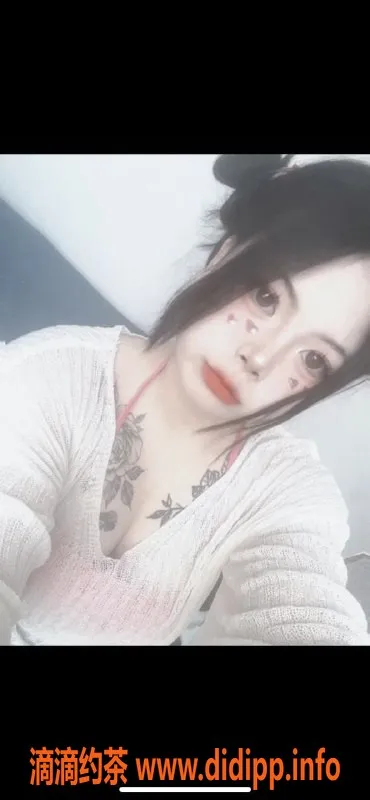 深圳楼凤-龙岗小冉，700元享鸳鸯浴与69服务