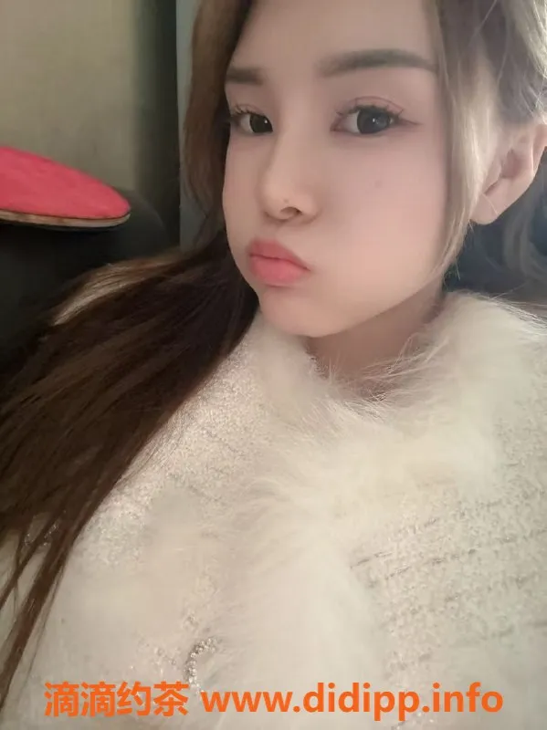 广州楼凤-白云区22岁甜甜，164cm身高51斤，提供多项服务