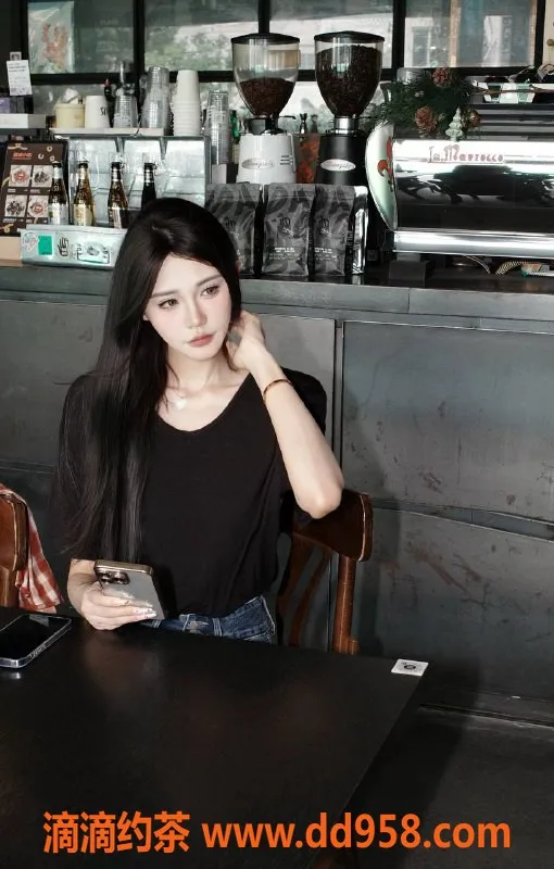 深圳楼凤-福田Vicky，165cm 44kg，舌吻服务等你尝试