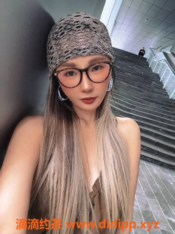 深圳楼凤-南山思思，26岁165cm，53kg，服务多样，超值体验