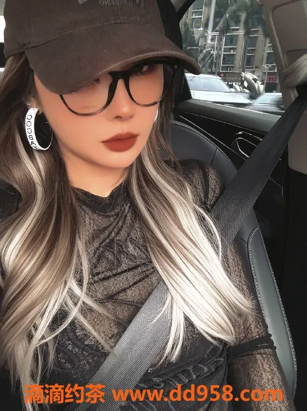 深圳楼凤-南山思思，26岁165cm，53kg，服务多样，超值体验