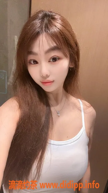 深圳楼凤-龙华语语，26岁163高46轻，698起