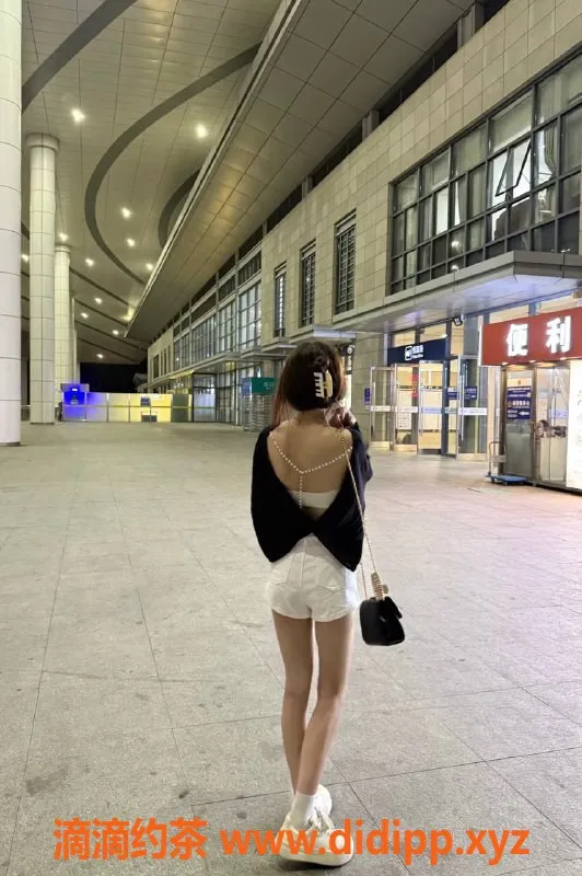 深圳楼凤-龙华民治娟娟，162cm 45kg 姐妹，900P起