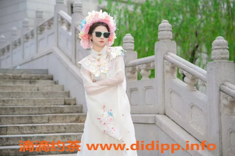 广州楼凤-花都婷婷，700体验学妹服务，视频验证！