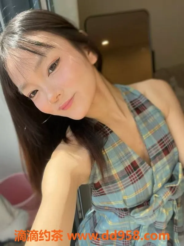 广州楼凤-天河学妹栀栀，身材火辣，600元体验服务