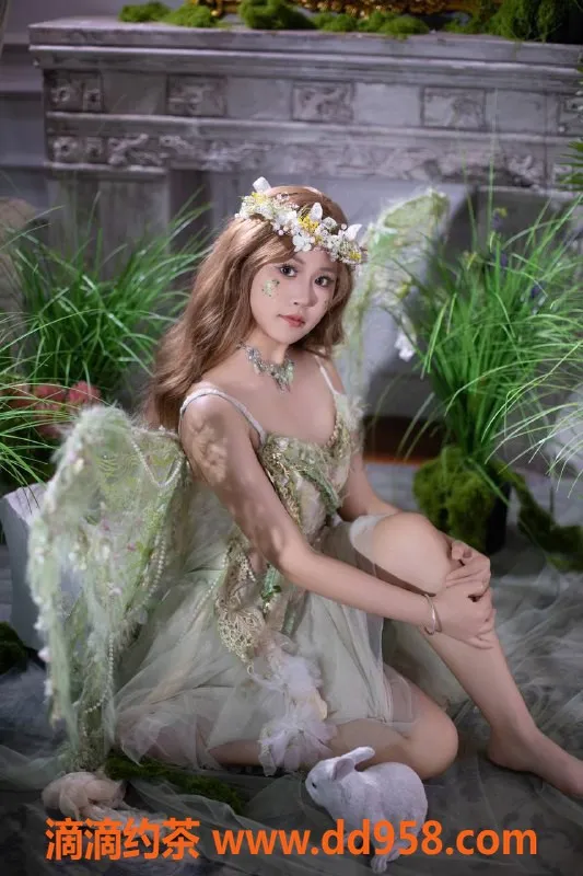 深圳楼凤-福田嫩妹伊颜，900元起享制服魅力