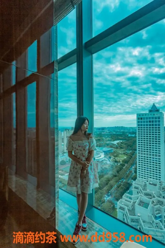 深圳楼凤-龙华小萍，700P起，服务超贴心