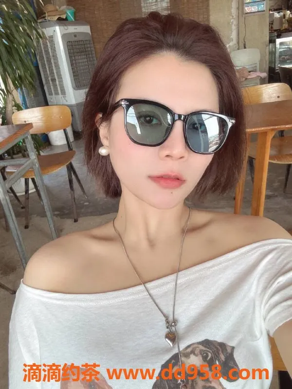 广州楼凤-天河区梓梓，158身高，B罩杯，服务优质