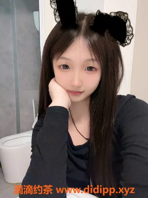 深圳楼凤-龙华嫩小瑶，888元享受鸳鸯浴与69服务