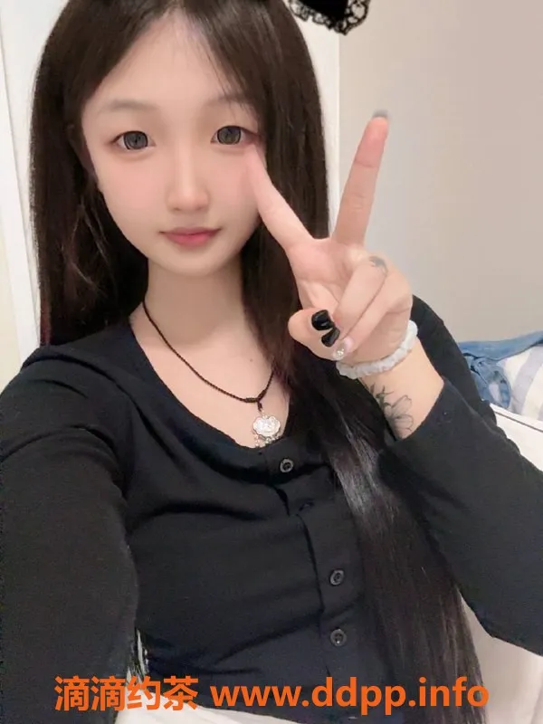 深圳楼凤-龙华嫩小瑶，888元享受鸳鸯浴与69服务