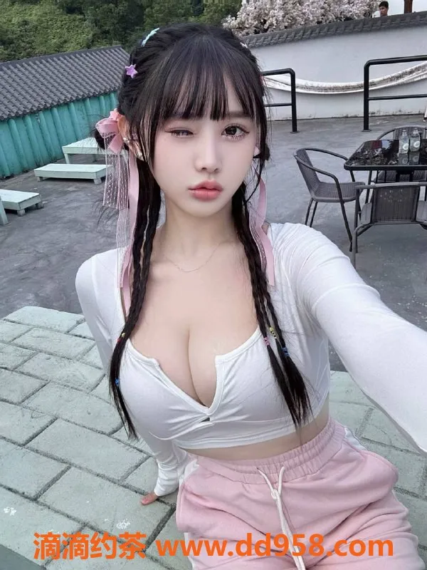 深圳楼凤-罗湖球球，冷白皮巨乳，服务超赞！