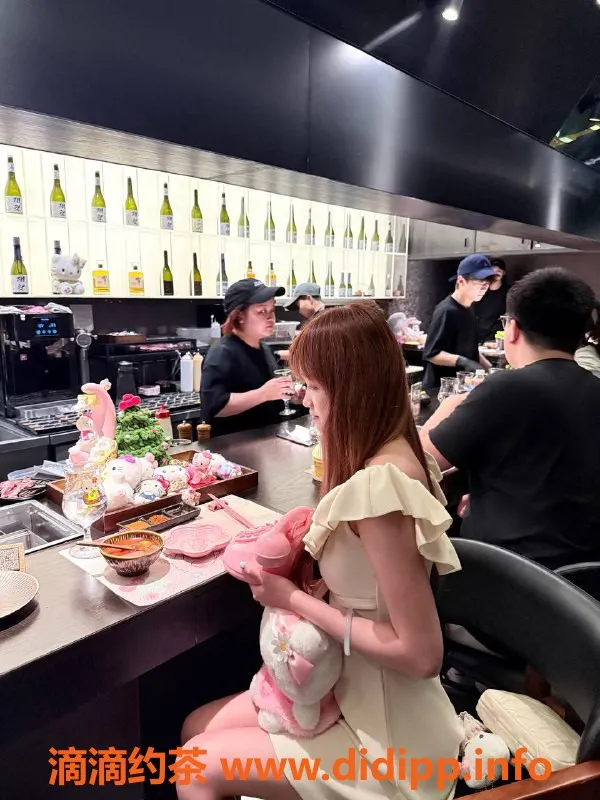 深圳楼凤-福田樱桃，19岁嫩妹，身材火辣，价格798起