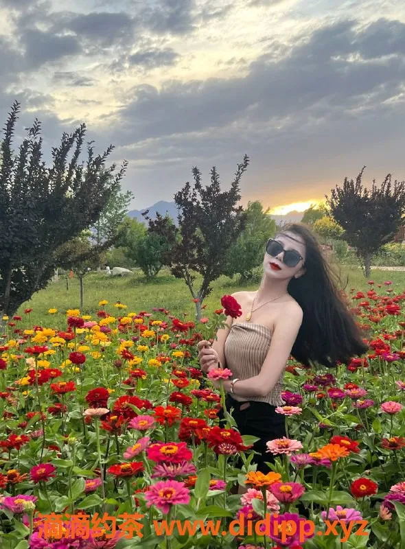 深圳楼凤-宝安可文，49kg御姐，价格1500起