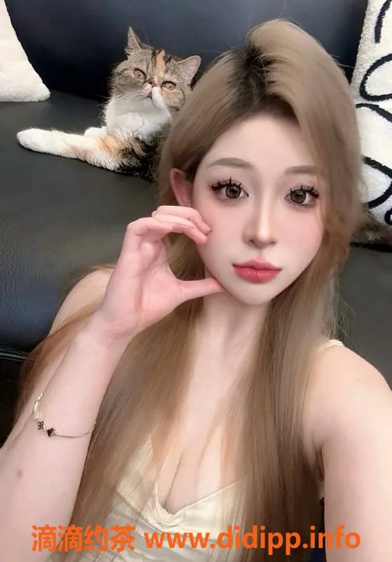 深圳楼凤资源信息,福田嫩妹米雪，1400元起，制服服务等你来体验！