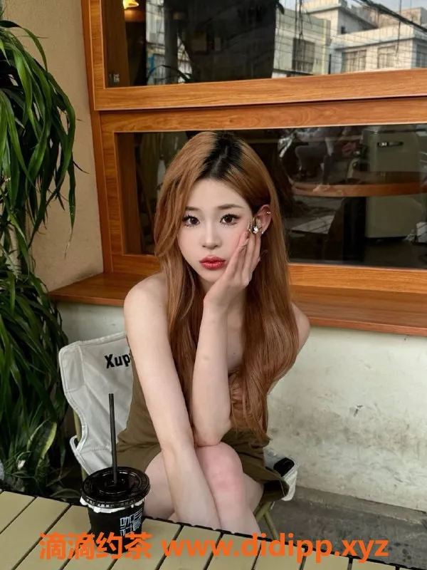 深圳楼凤-福田嫩妹米雪，1400元起，制服服务等你来体验！