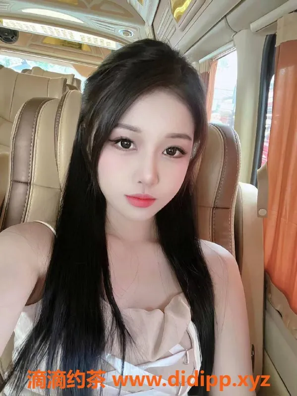 广州楼凤-天河墨沫嫩妹，999元享舌吻与69服务