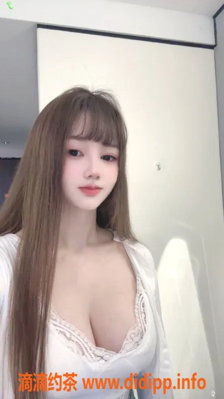 广州楼凤资源信息,天河区22岁静静，158CM E罩杯，800元起服务