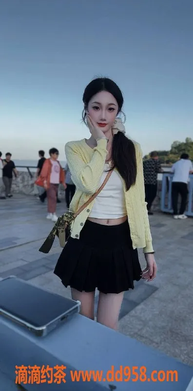 深圳楼凤资源信息,宝安雯雯，800元享鸳鸯浴与69服务！