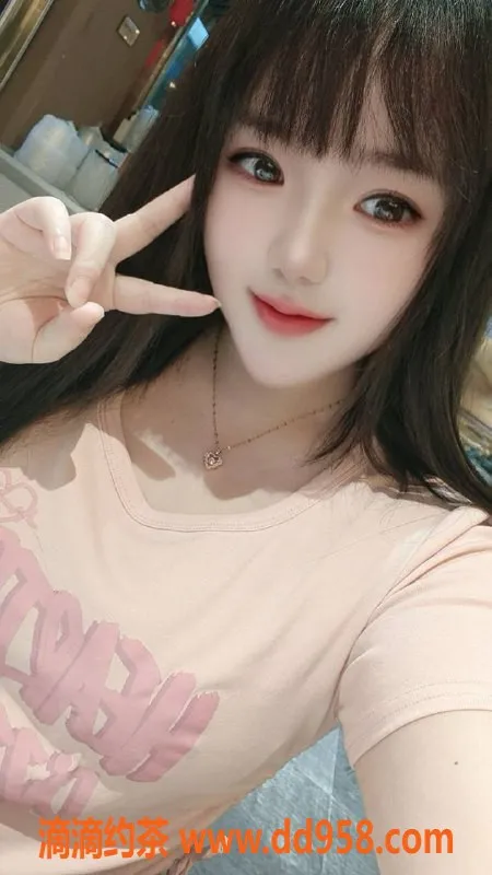 深圳楼凤-宝安小甜心，163cm大胸，688起