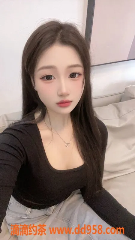 深圳楼凤-宝安小小，800元享鸳鸯浴与69服务