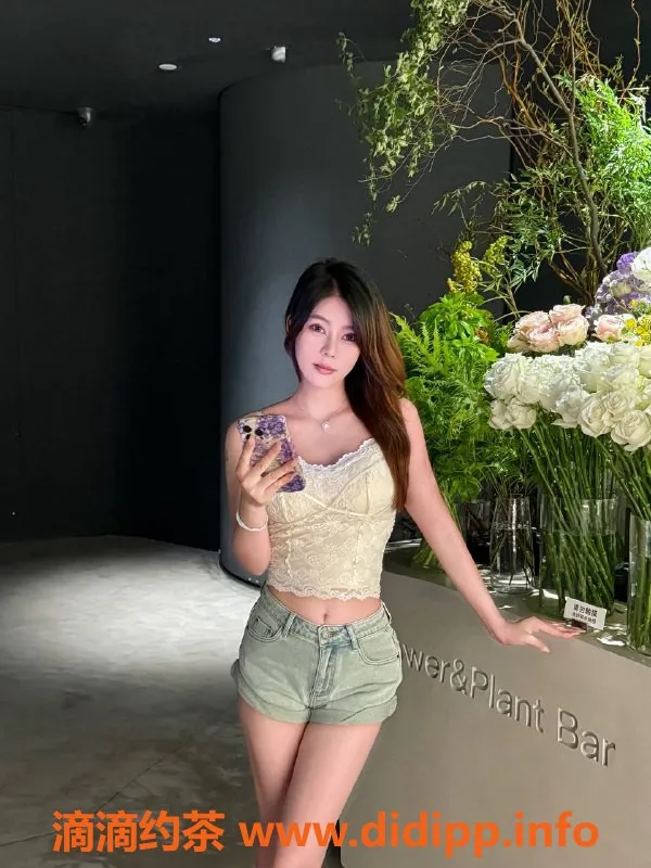 深圳楼凤-南山小鱼：25岁御姐 性感身材 988元起