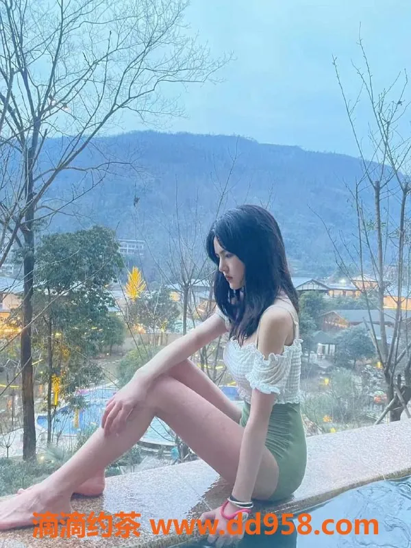 深圳楼凤资源信息,福田御姐KK兔，900P起，舌吻制服服务