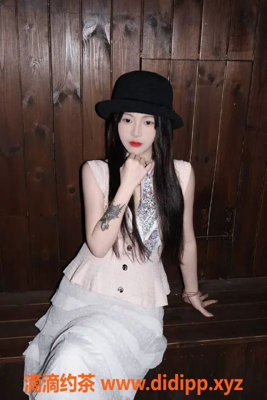 深圳楼凤-南山小冻梨，162cm 48kg，价格1000P起