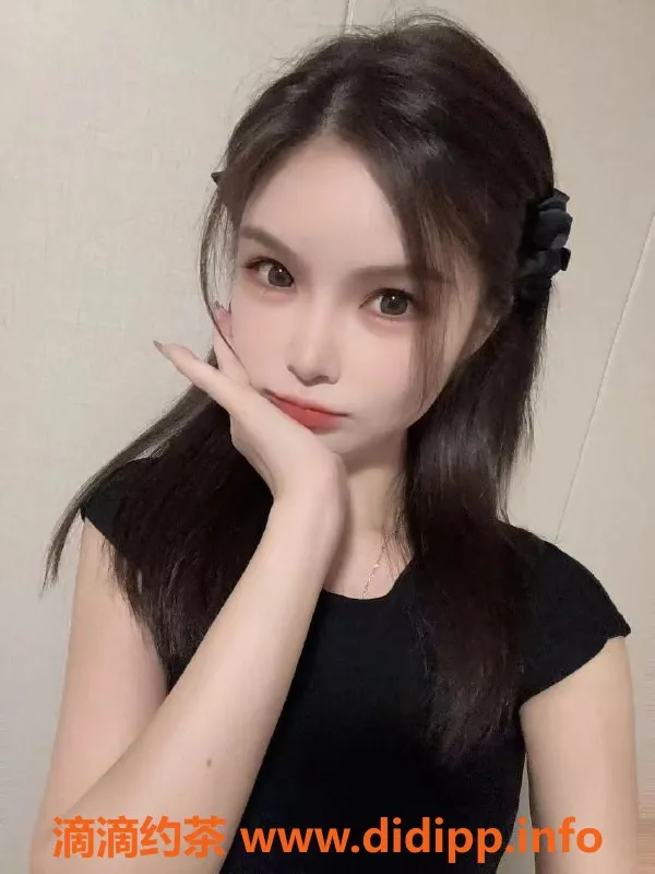 深圳楼凤资源信息,龙华蜜糖，160cm 42kg，舌吻外出服务