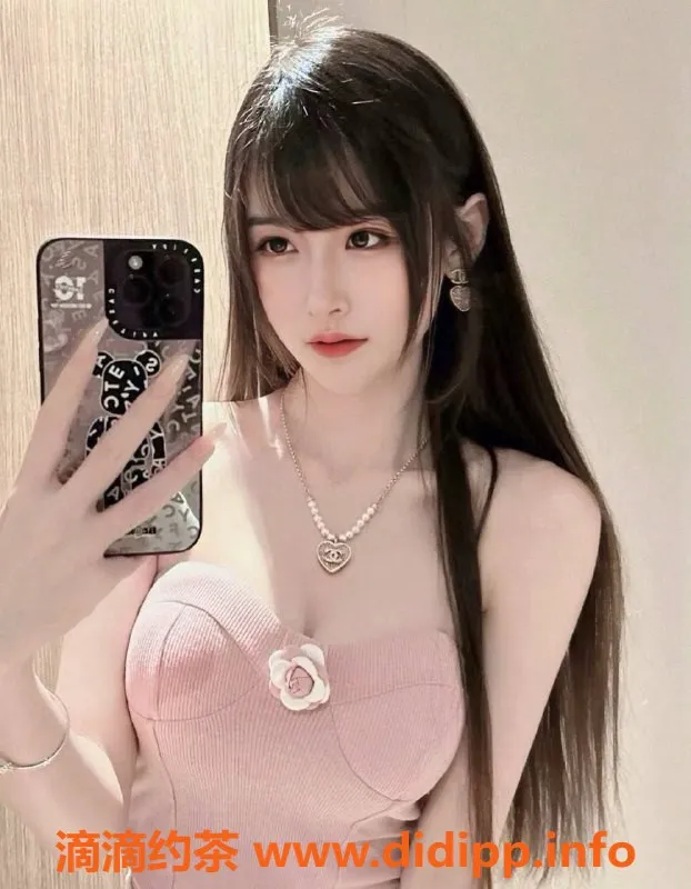 深圳楼凤资源信息,龙华高心怡，20岁身高175，轻盈47kg！