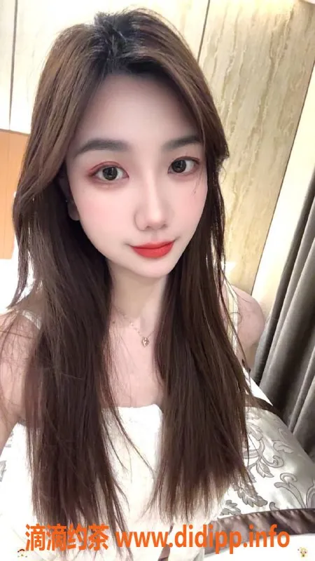 深圳楼凤-福田御姐张慢慢，900元享制服与六九服务