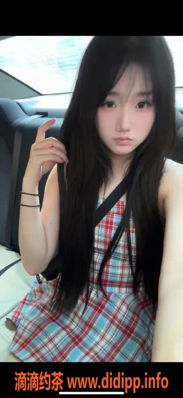 深圳楼凤-龙华娜娜，1000元提供优质鸳鸯浴与舌吻服务