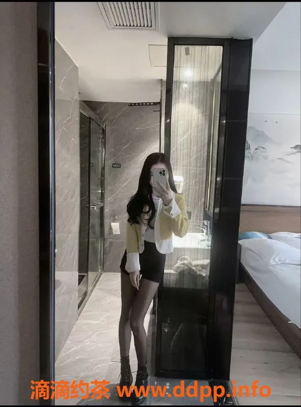 广州楼凤-天河区20岁嫩妹蛋蛋，161cm水多诱惑服务