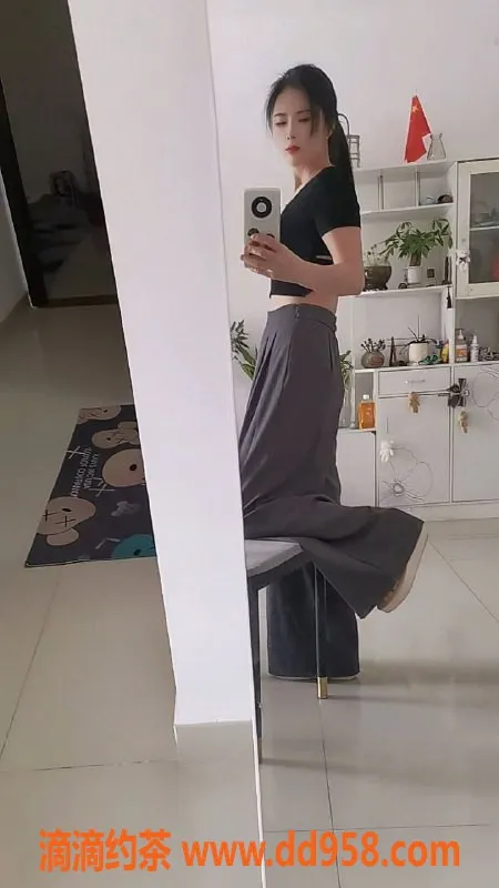 广州楼凤-黄埔区楚西西，28岁少妇，身高159，体重46