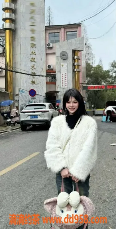 深圳楼凤-宝安嘉欣，1200元起，丝袜鸳鸯浴服务等你体验！