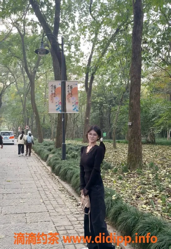 深圳楼凤-宝安嘉欣，1200元起，丝袜鸳鸯浴服务等你体验！