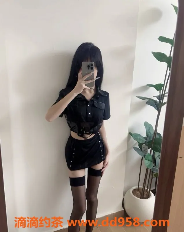 深圳楼凤-龙华嫩妹小小萝，1600PP服务推荐！