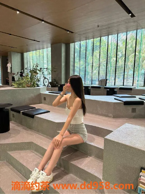 深圳楼凤资源信息,福田嫩妹小面包，800元好服务等你体验