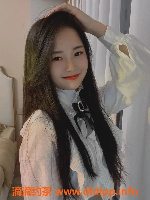 深圳楼凤-南山小猫💓 00后 162cm 45kg 36B 超乖巧