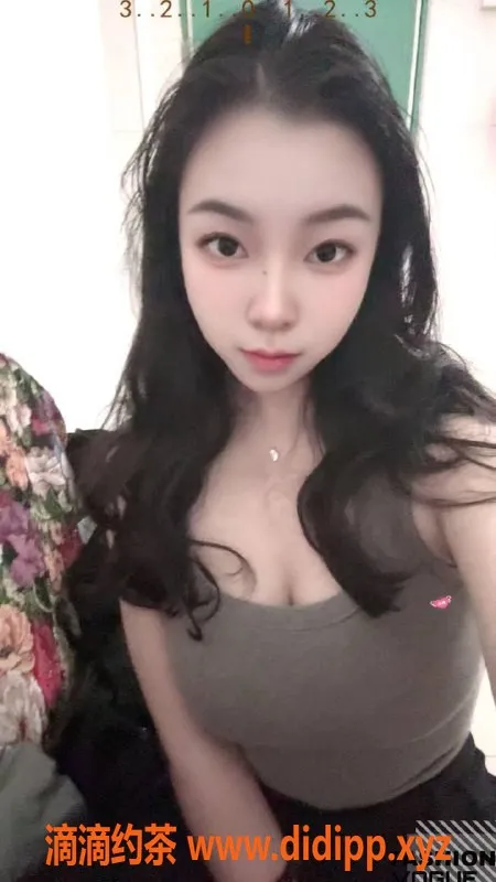 深圳楼凤-福田嫩妹清灵，舌吻制服享受900元起