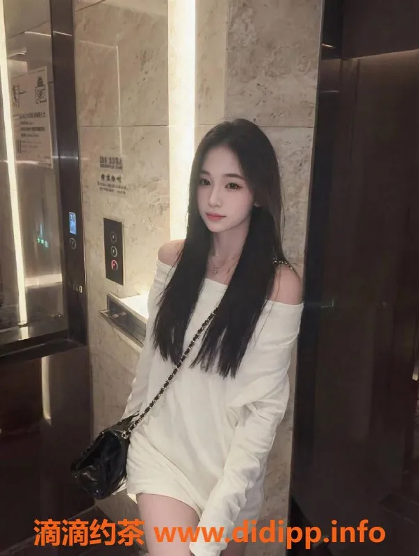 深圳楼凤-福田小面包 800/次鸳鸯浴服务