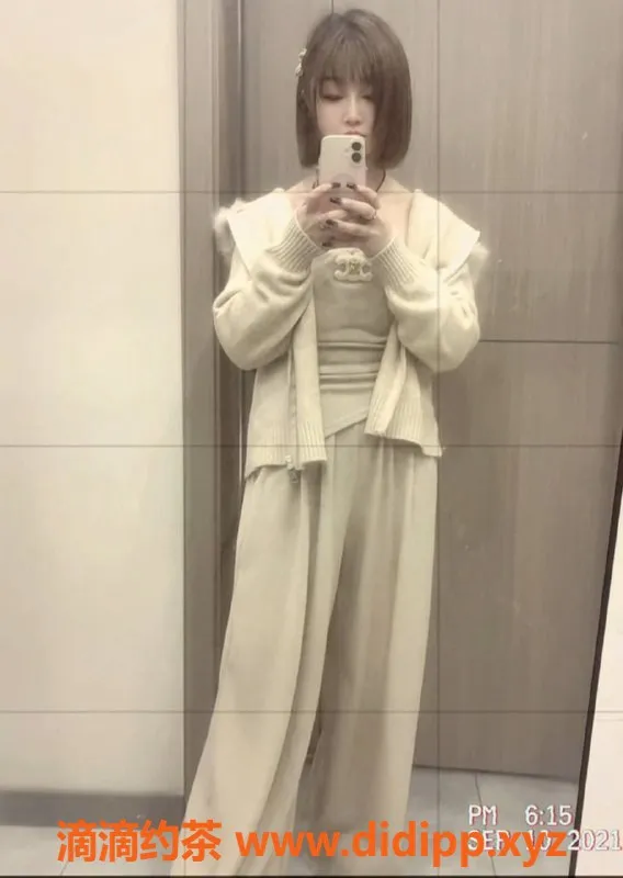 广州楼凤-白云区小布 27岁 157cm 38kg 性感少妇