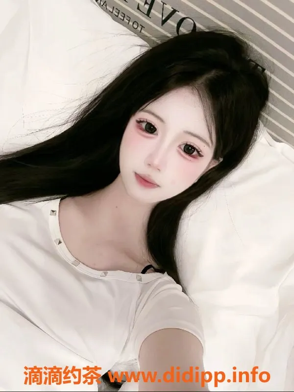 深圳楼凤-坂田嘉宝，800元体验鸳鸯浴与舌吻