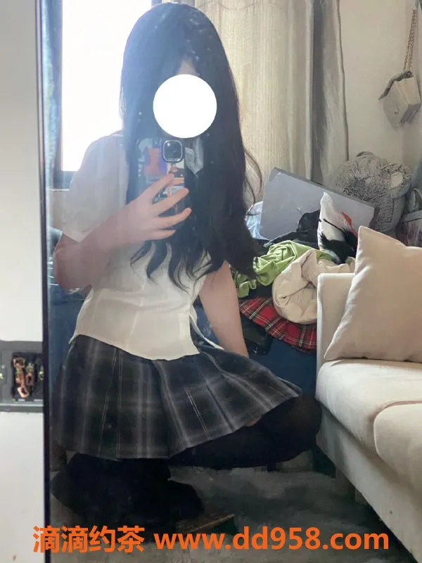 广州楼凤-番禺嫩妹小Y，600元超值服务等你体验