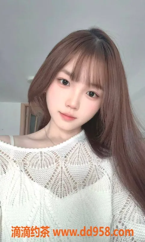 广州楼凤-白云区雨嘉，163身高C罩杯，服务多样！